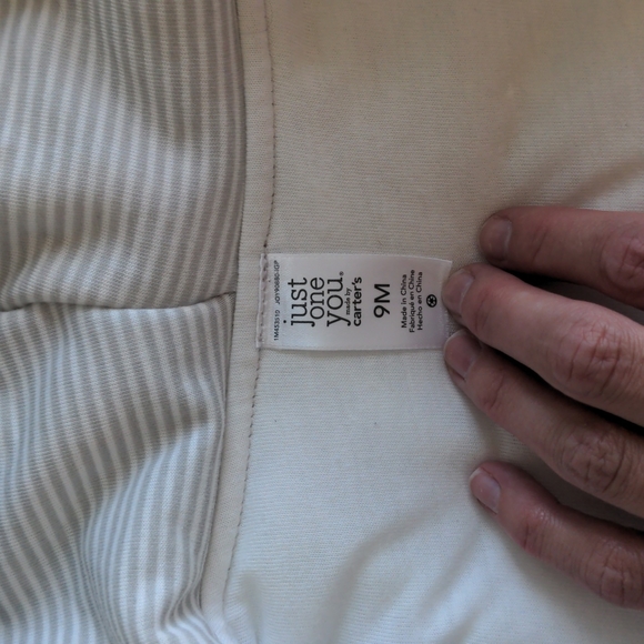 Hooded zip-up bunting - 9 mos - EUC - Picture 2 of 4